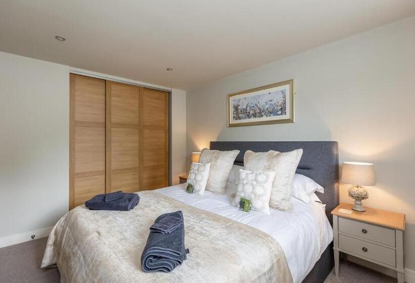 Casă 3 Dormitoare, Hilltop Snug Cosy Family Home In Bustling Town Of Pateley Bridge In The Yorkshire Dales   Book The C