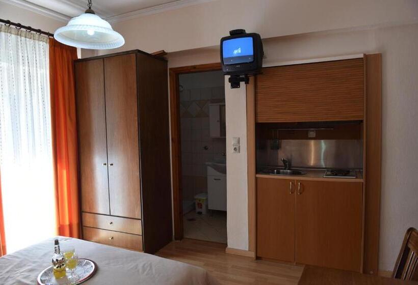 Habitació Triple Estàndard amb Balcó, 40 Platania
