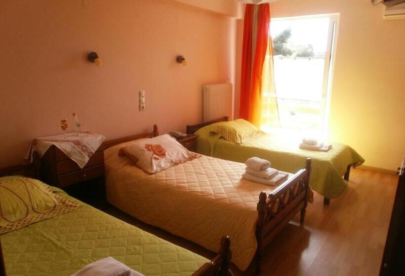 Habitació Triple Estàndard amb Balcó, 40 Platania