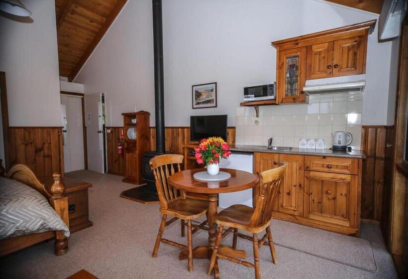 带按摩浴盆的套房, Daysy Hill Country Cottages