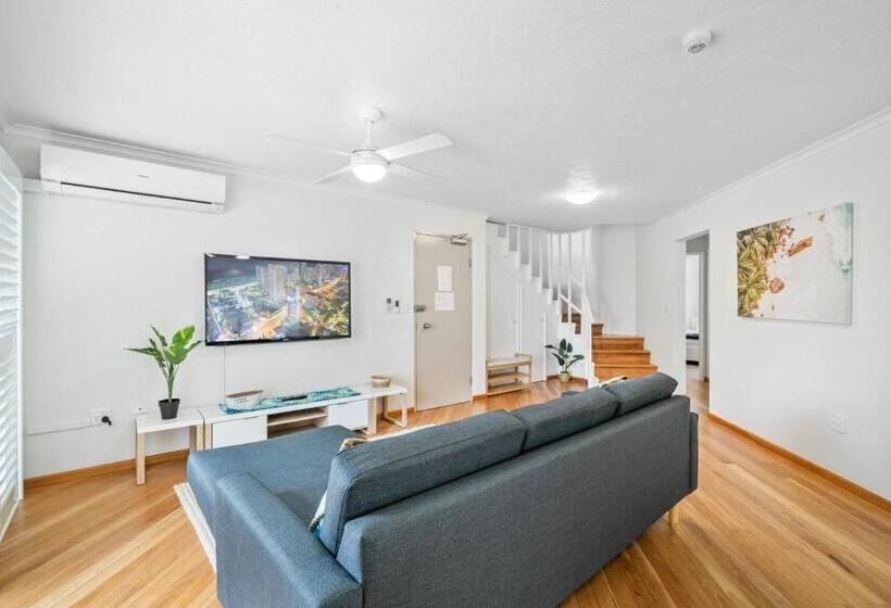 3침실 수피리어 아파트, Markham Court