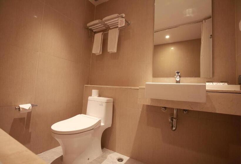 Номер Superior, Swissbelinn Airport Jakarta