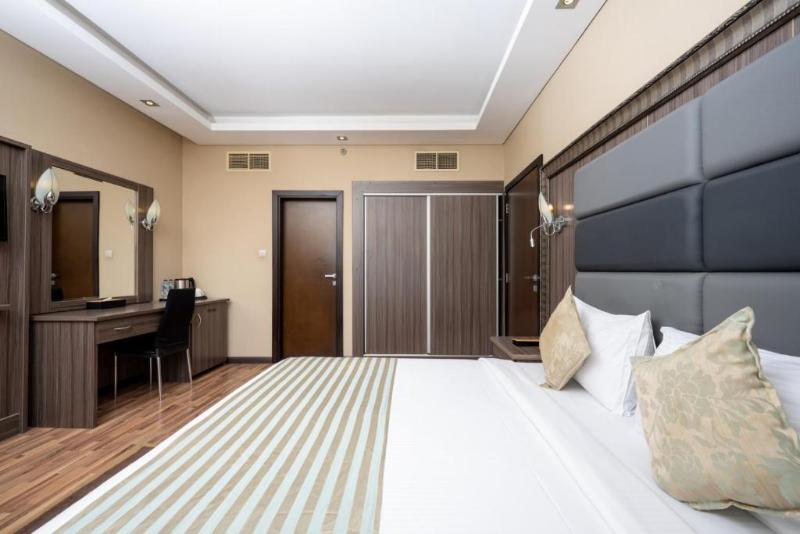 Президентский Люкс, New Black Stone Hotel