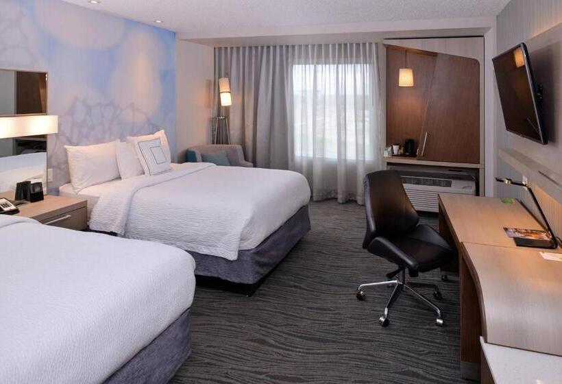 Номер Стандарт, Courtyard By Marriott Saskatoon Airport