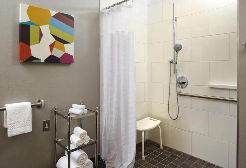 اتاق استاندارد با تخت بزرگ برای معلولان, Courtyard by Marriott Sunnyvale Silicon Valley