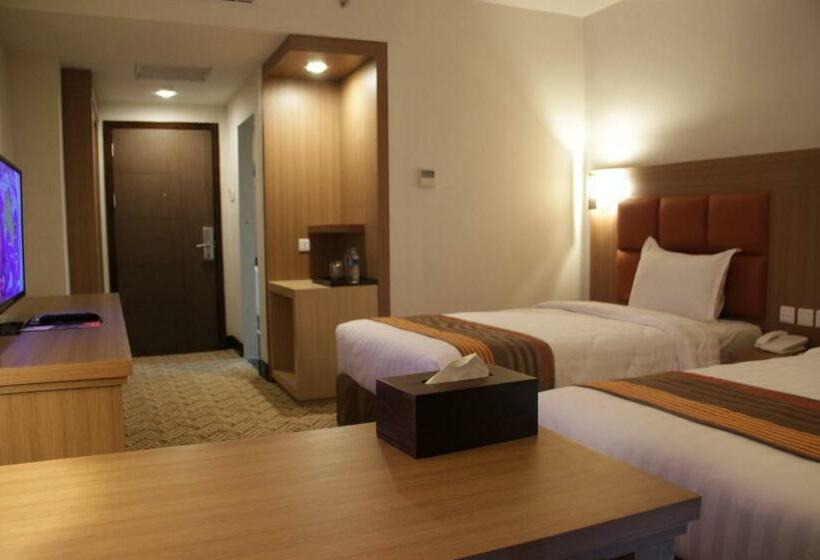 Номер Superior, Cavinton Hotel Malioboro Yogyakarta By Tritama Hospitality
