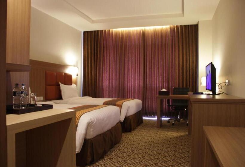 Номер Superior Смежный, Cavinton Hotel Malioboro Yogyakarta By Tritama Hospitality