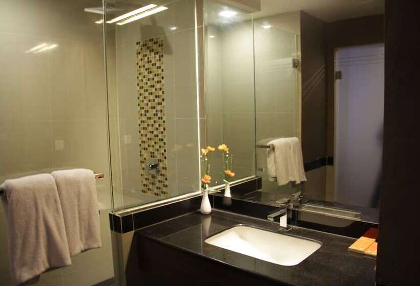 Номер Superior, Cavinton Hotel Malioboro Yogyakarta By Tritama Hospitality