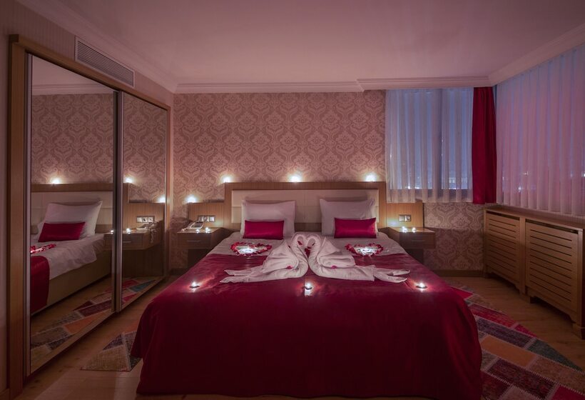 سوییت, Grand Zentrum Hotel & Cafe Restaurant   Taksim Square