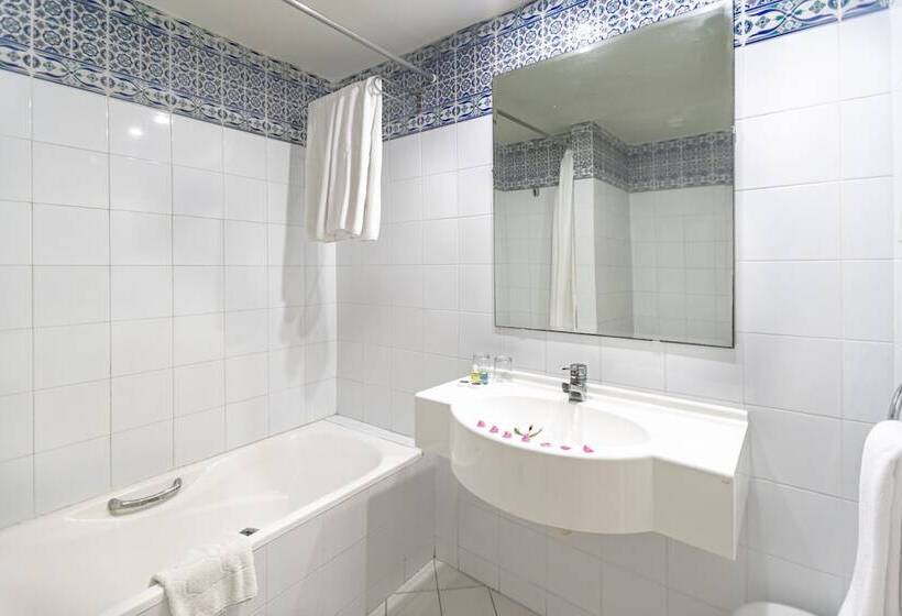 Семейный Номер, Venice Beach  Families And Couples Only