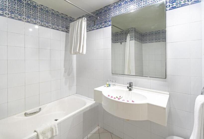 Четырехместный Номер Стандарт, Venice Beach  Families And Couples Only