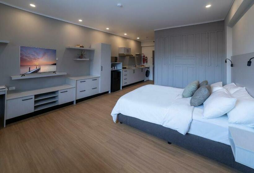 스탠다드 스튜디오, Toorak Central