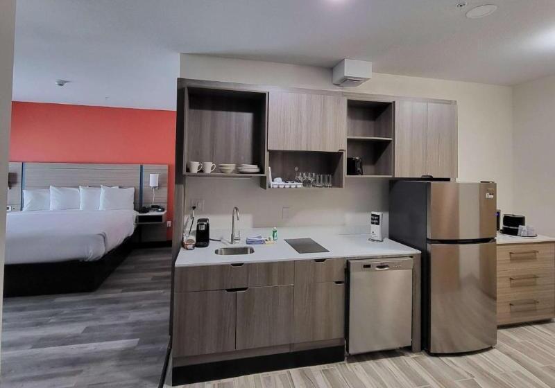 带大床的套房, Best Western Plus Executive Residency Carlsbad