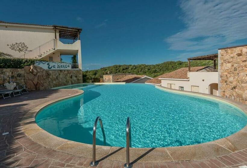 Апартаменты 1 Спальня Вид на Море, Residence Con Piscina A 4 Km Da Baja Sardinia