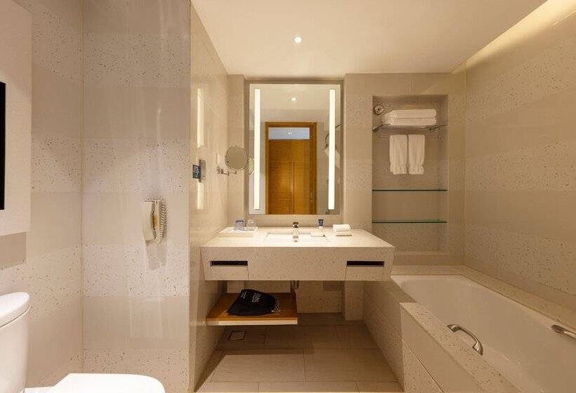 Номер Стандарт с Балконом Вид на Сад, Four Points By Sheraton Shenzhou Peninsula Resort