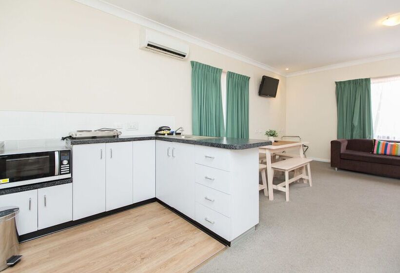 سوییت خانوادگی, Lincoln Cottage Motor Inn