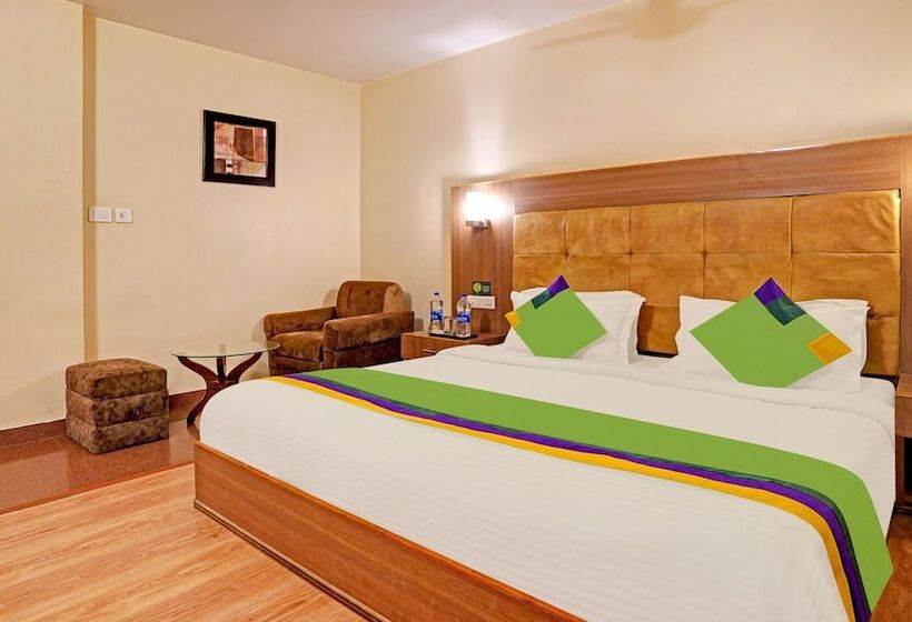Standard Room, Treebo The Royal Cm, 4 Km From City Palace