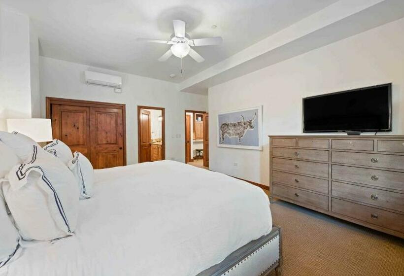Апартаменты Superior 1 Спальня, St James Place By East West Hospitality