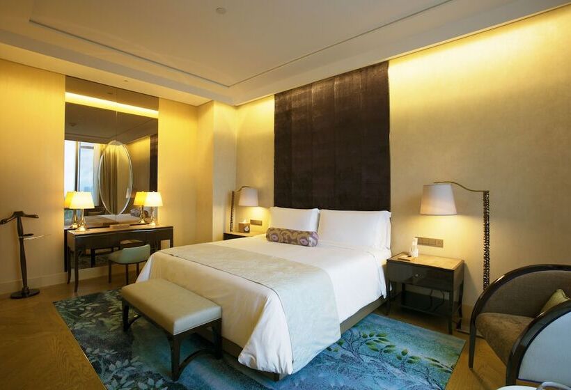Люкс Вид на Сад, Raffles Jakarta