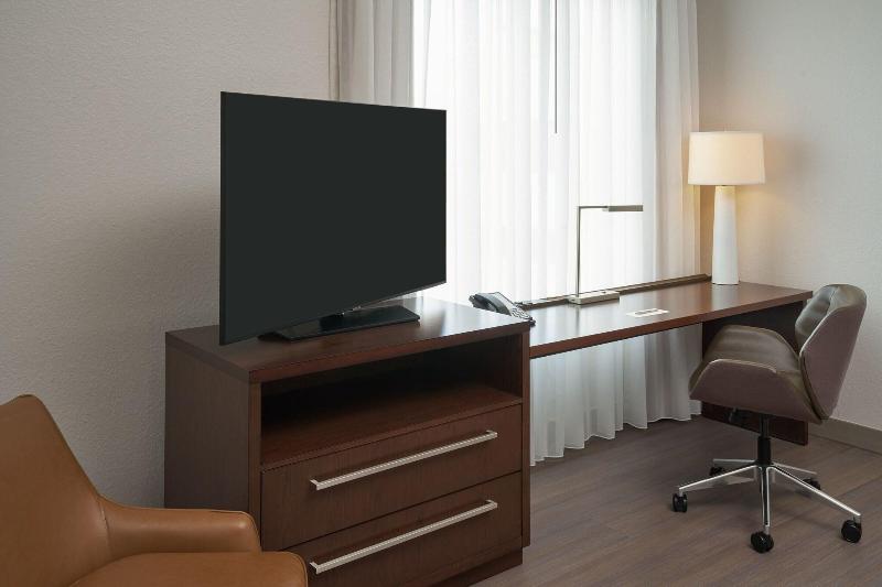 キングサイドベッドのスタンダードワンルーム, Residence Inn By Marriott West Palm Beach Downtown