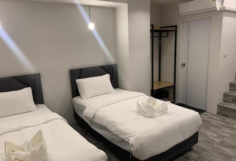 Трехместный Номер Deluxe, Life Hotel Rong Khun