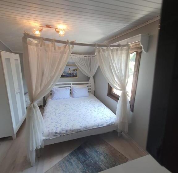Номер Economy, Beyazev Buti̇k Otel Maşuki̇ye