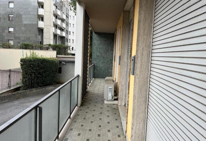 اتاق استاندارد با سرویس بهداشتی مشترک, Bergamo Automatic Rooms Self Check In
