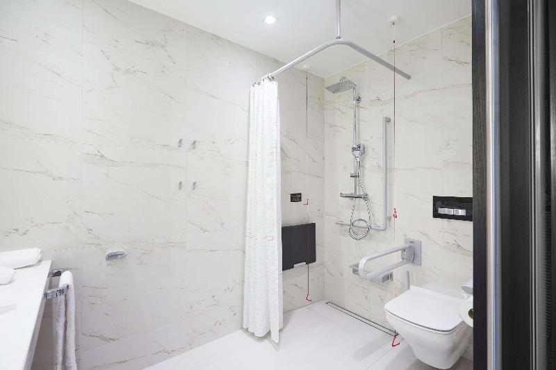 اتاق استاندارد با تخت بزرگ, Hilton Tallinn Park