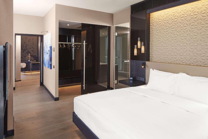 Deluxe Suite King Bed, Hilton Tallinn Park