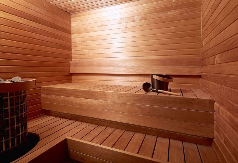 سوئیت با تخت بزرگ, Hilton Tallinn Park