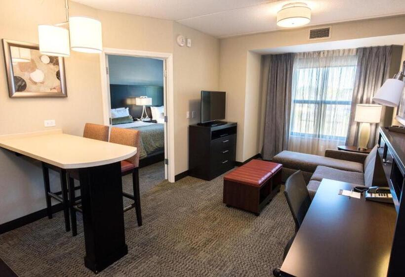 Люкс Кровать Кинг, Staybridge Suites Albany Wolf Rd Colonie Center, An Ihg