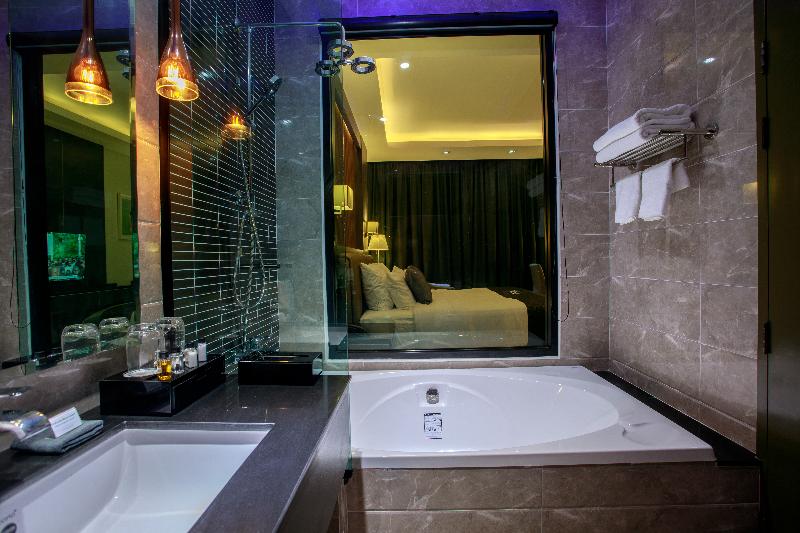 带大床的标准间, Pim Pool Villa Nan