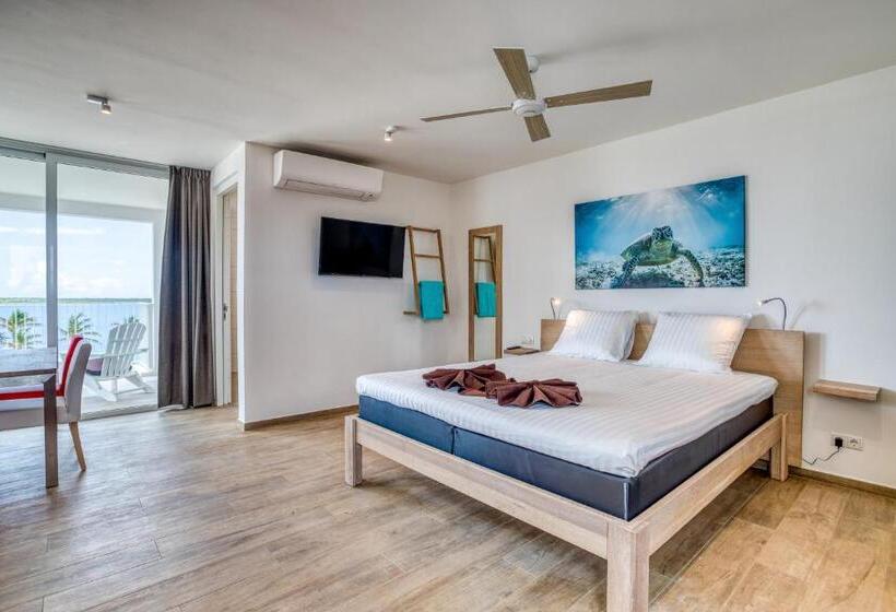 Deluxe Kamer met Uitzicht op Zee en Balkon, Chogogo Dive & Beach Resort Bonaire