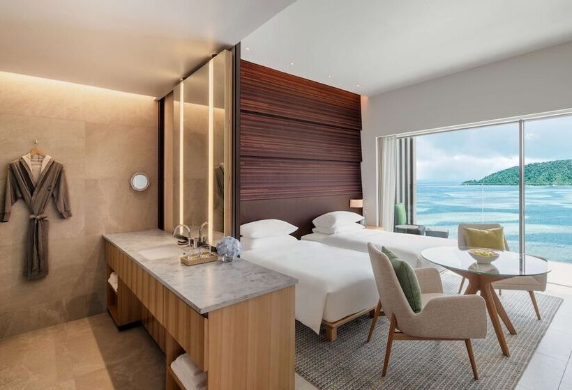 스탠다드 룸 바다 전망, Hyatt Centric Kota Kinabalu
