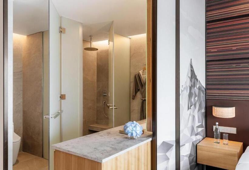 스탠다드 룸 킹사이즈 침대, Hyatt Centric Kota Kinabalu