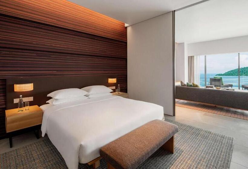 스위트 킹사이즈 침대, Hyatt Centric Kota Kinabalu