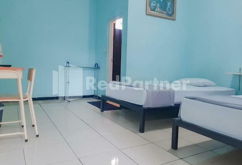 Стандартный Номер Кровать Кинг, Syariah Safar Guest House Mitra Reddoorz