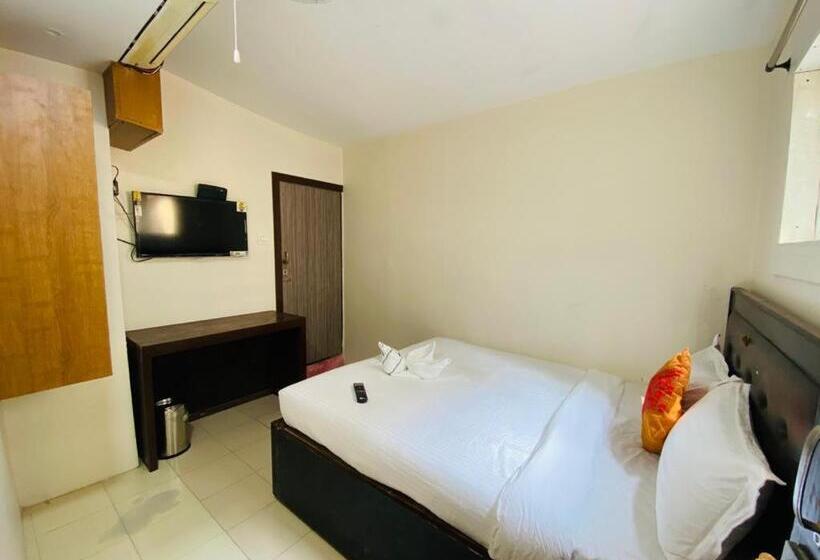 经济房, Deluxe Inn   Stay Near Kokilaben Dhirubhai Ambani Hospital