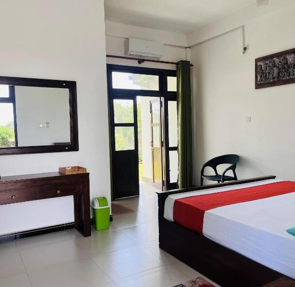 اتاق لوکس, Aura Villa