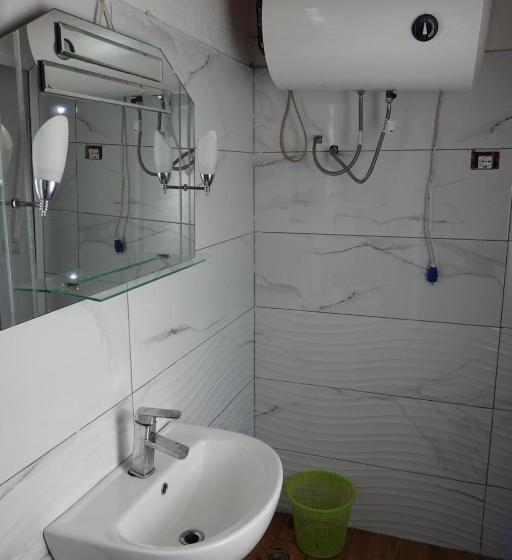 베이직 3인 룸, Guesthouse Arber