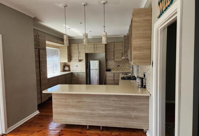 Номер Deluxe, House On Aisne