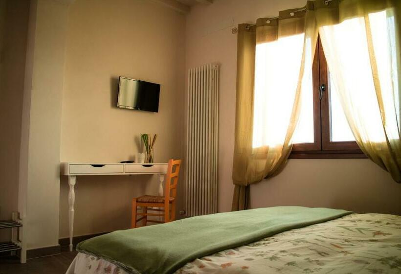 Номер Стандарт Вид на Озеро, Il Marrondindo Bed & Breakfast