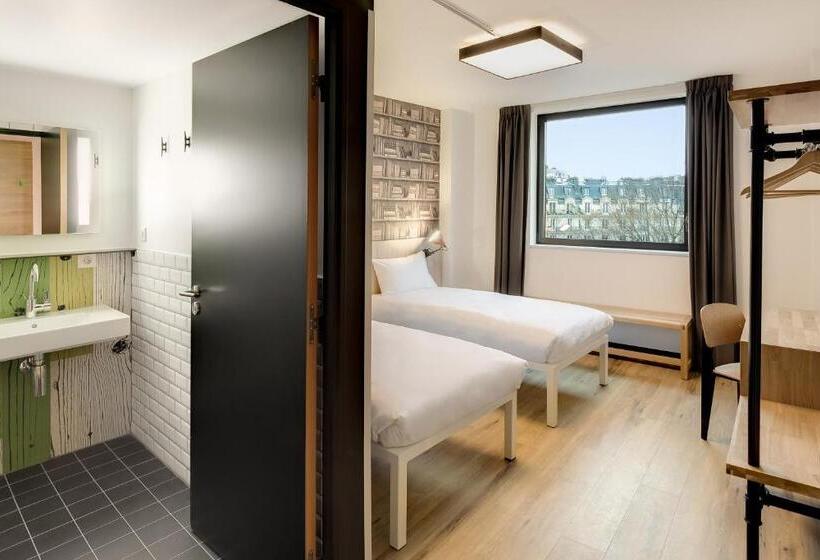 اتاق لوکس, Generator Paris