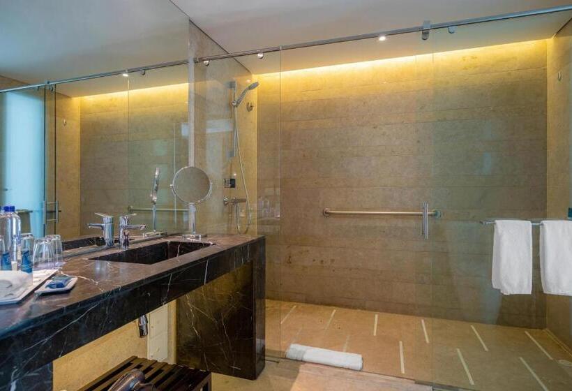 带大床的标准间, Four Points By Sheraton Bogota