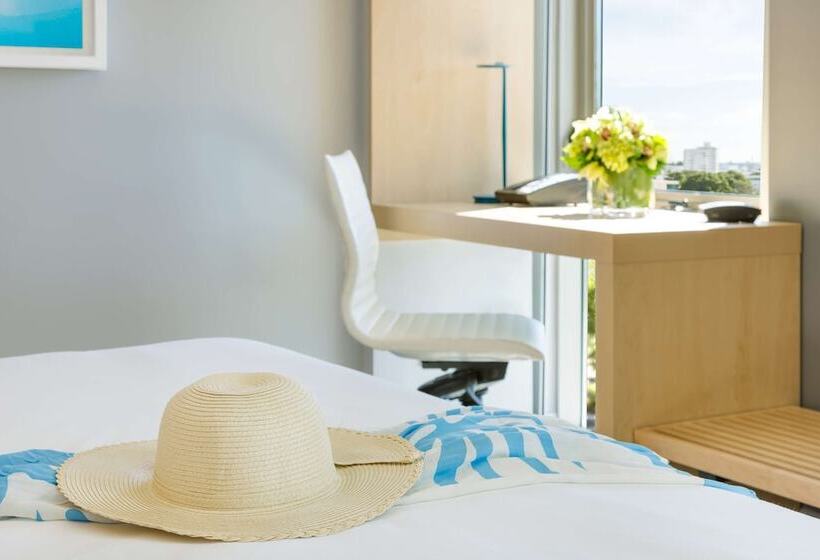اتاق استاندارد با تخت بزرگ, The Gates Hotel South Beach