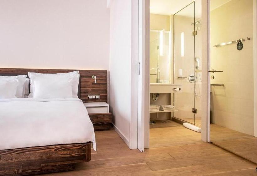 اتاق اجرایی, Radisson Collection Hotel, Old Mill Belgrade