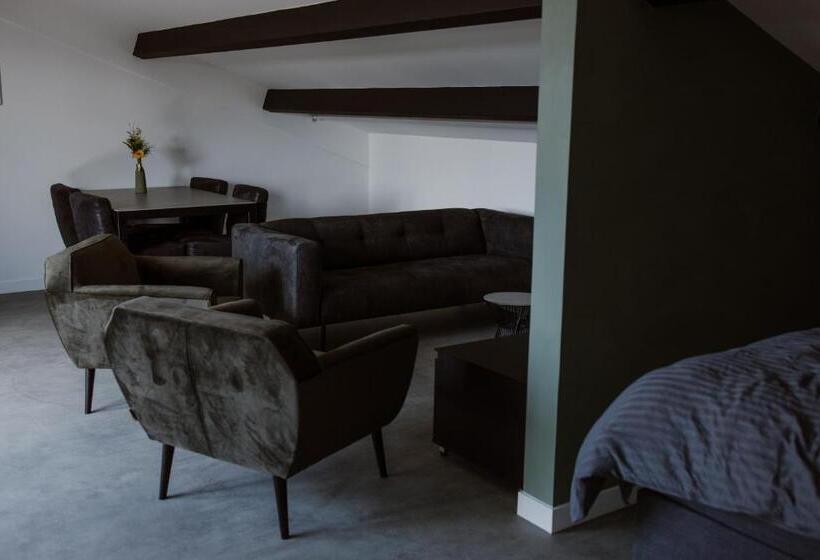 Семейное Студио, De La Rue Vakantiesuites