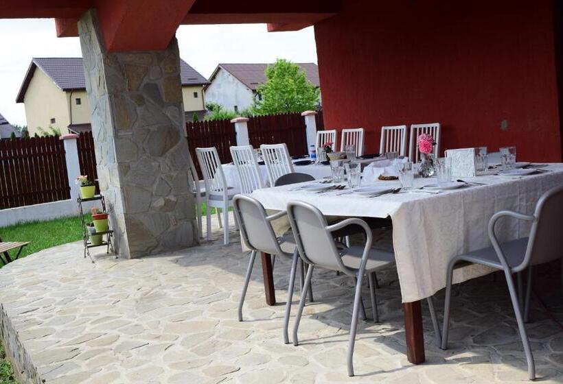 اتاق لوکس چهار تخته, Pensiunea Corbeanca   Cazare Si Evenimente