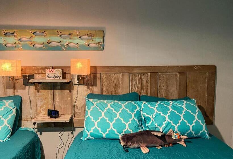Номер Стандарт, Reel Inn And Lodge