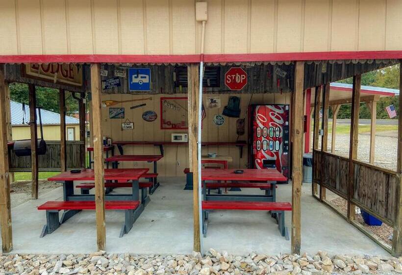 Номер Deluxe, Reel Inn And Lodge